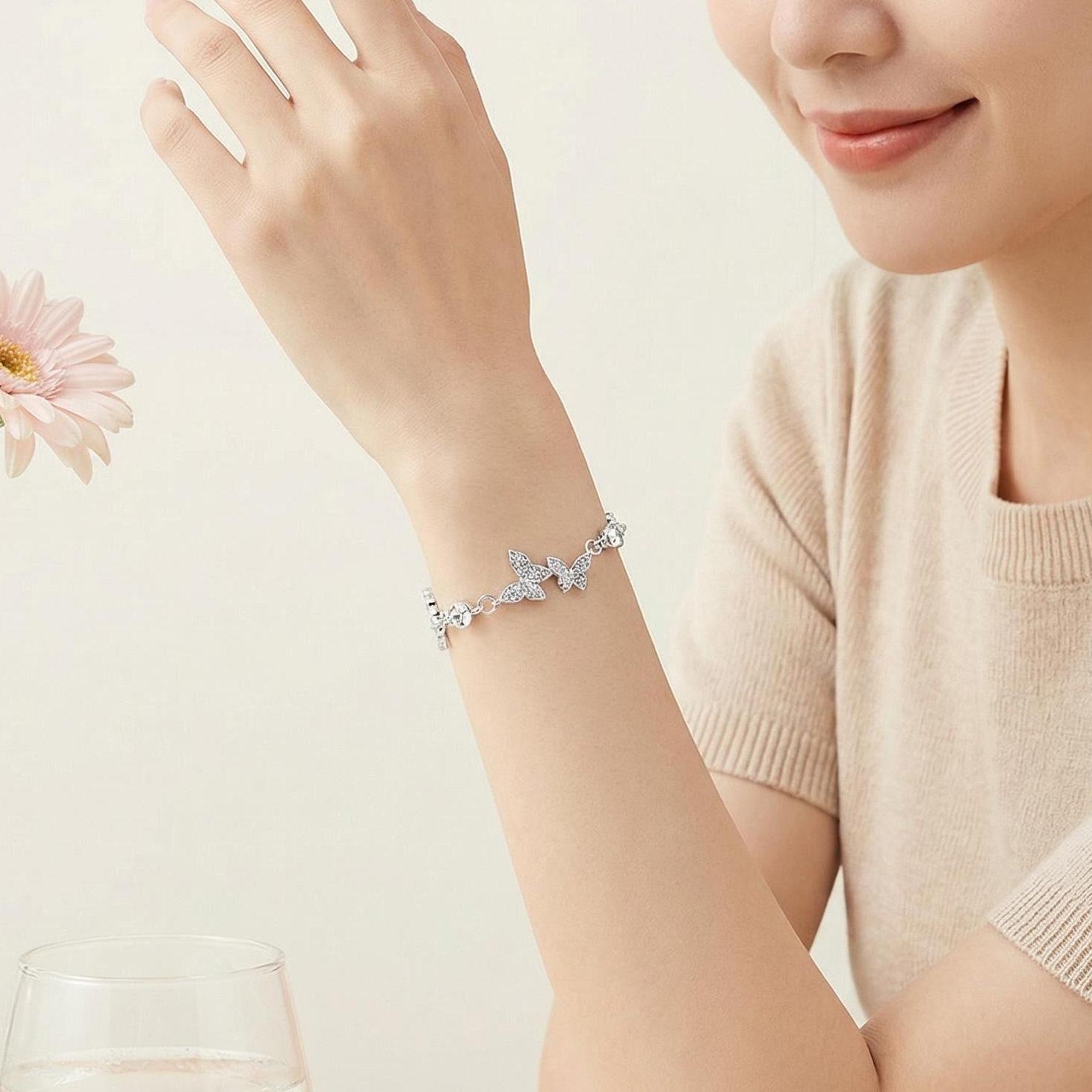 Zircon Butterfly Bracelet: Korean Style, Simple, Ins-Inspired, Adjustable for Women.