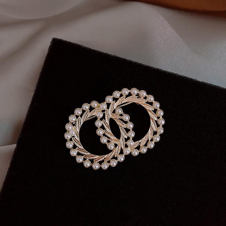 Accessories Double Ring Clothing Accessories Pearl Female Models Anti-glare Silk Scarf Buckle Alloy Brooch Corsage Long-Lasting Color Exquisite Brooch