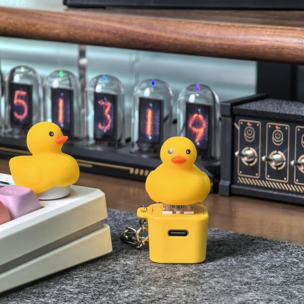 Quacky Duck Keyboard Fidget Toys Keychain Keyboard Decompression Toys Finger Button Clicker Sensory Toys Stress Relief Gifts