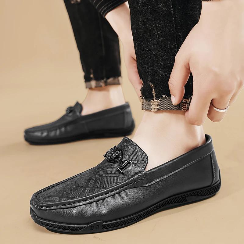 Fashion Luxury Brand White Black Leather Men Casual Shoes Formal Men Dress Shoes Designer Breathable Slip on Driving Shoes Men Loafers