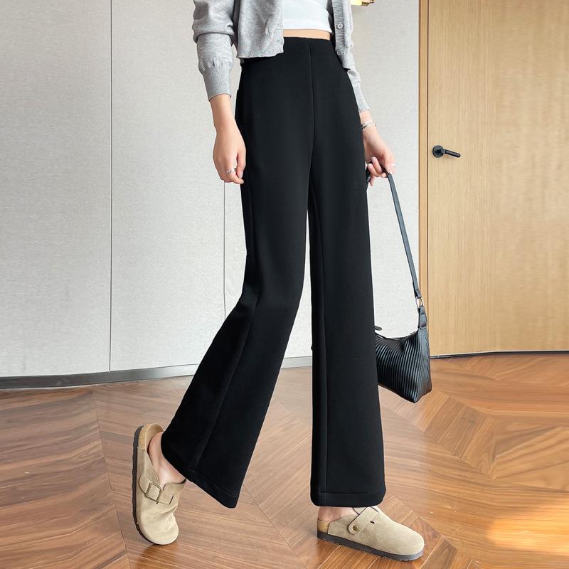 

Серые брюки микро-клеш с высокой посадкой для миниатюрных женщин – скрывающие бедра, стройнящие, спортивные и укороченные для осени Medium чёрный