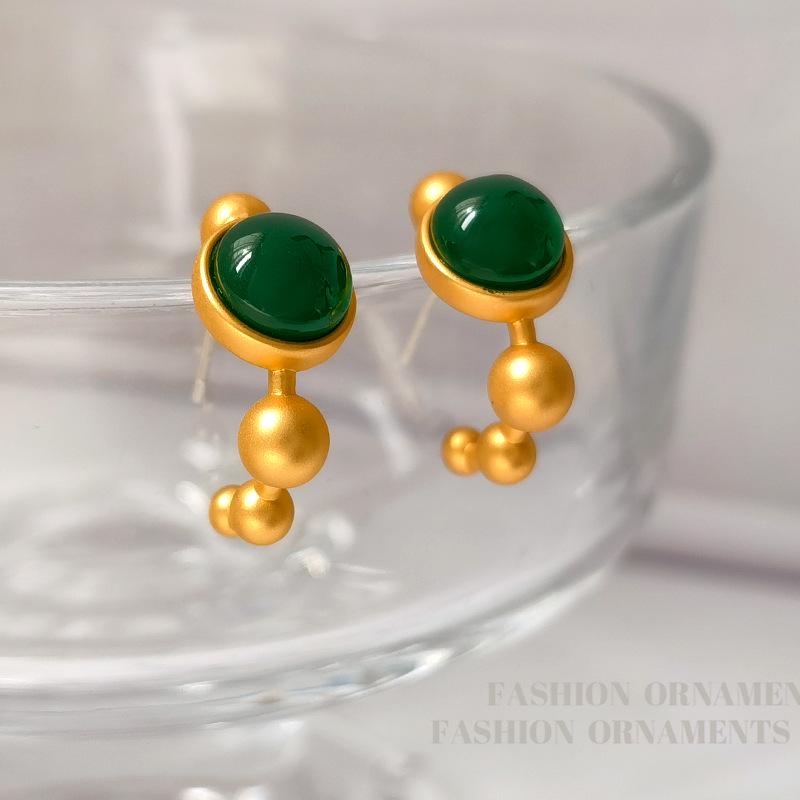 Elegant Chinese-Style Earrings & Necklace: Trendy, Versatile, Personalized Accessories for All Customers