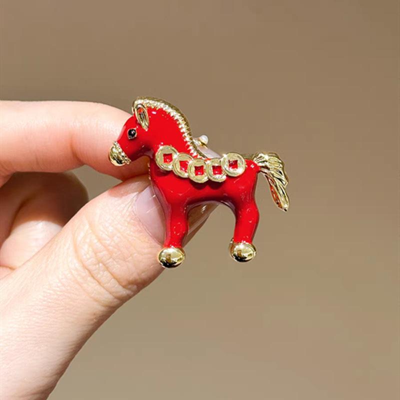 Cute Red Dripping Oil Zodiac Pony Brooches Versatile Animals Horse Corsage Pins Clothing Accessories Year'S Day Gifts