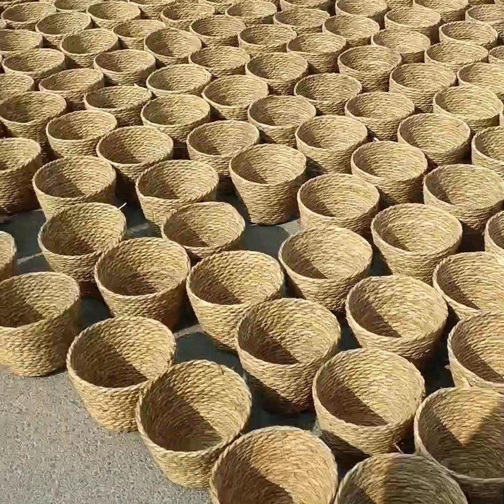 Nordic Style Hugging Plant Set: Woven Straw Flower Pot for Living Room & Balcony Decoration