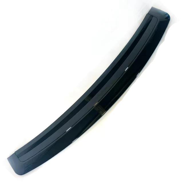 LR076494 and LR076493 A-pillar Trim for 2014 Land Rover Range Rover Vogue.