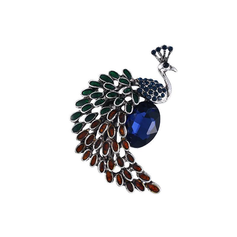 Hummingbird Crystal Rhinestone Brooch: Elegant Alloy Pin for Clothing Accessories