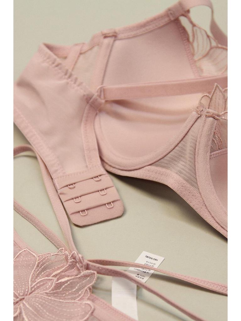 European & American Sexy Lace Bra Set: French Embroidered, Anti-Sagging Design for Smaller Look.