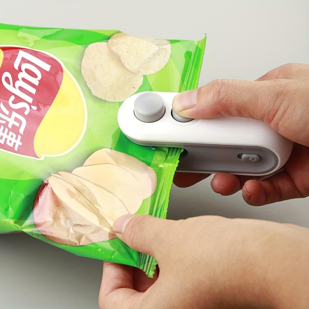 Charging Small Household Sealer, Portable Mini Sealer, Hand Press Plastic Sealer, Plastic Bag Sealer, with Built-in Magnetic Suction Function