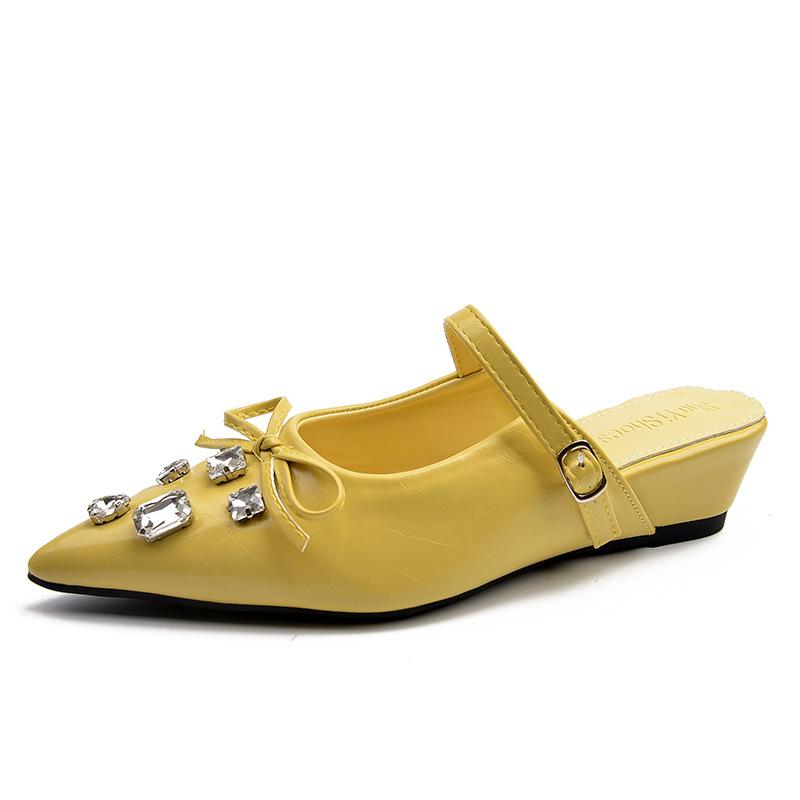 

Xiaoxiangfeng bow rhinestone bag head half slippers female outer wear 2025 spring with skirt slope heel fairy cool slippers 39 жовтий