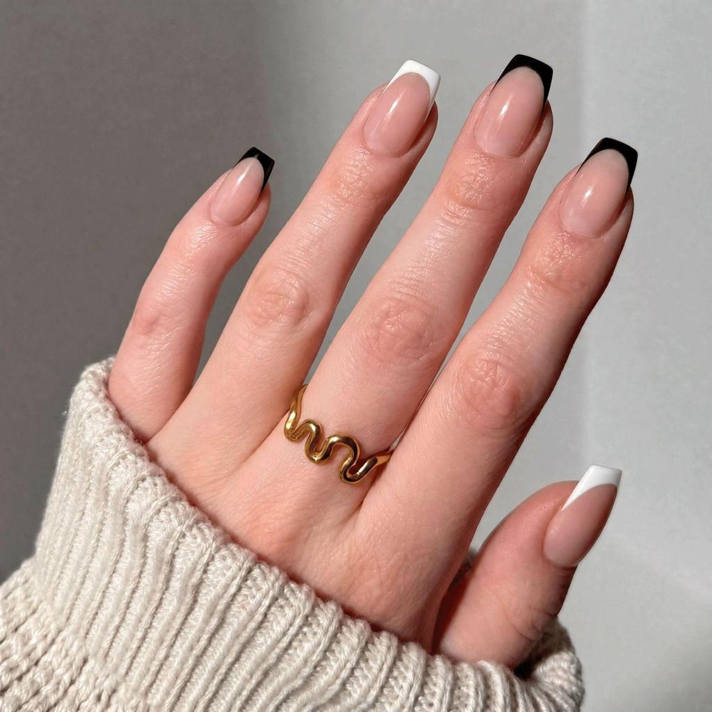 Hochwertige tragbare künstliche Nägel im Mandel-Nude-French-Stil – mittellange und lange Nagelspitzen