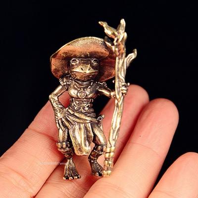 Retro Brass Master Frog Magician Small Statue Lucky Desktop Ornament Animal Figurines Home Decoration Accessories Gifts