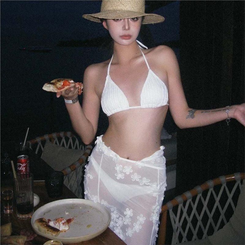 

Pure desire wind moonlight beauty white three-point bikini split swimsuit with three-dimensional flower lace fairy dress S