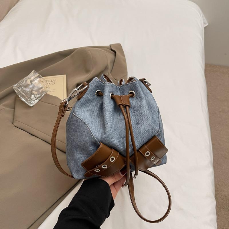 Niche Design Small Bag Women's Spring New Popular Underarm Bag Fashionable Versatile Shoulder Messenger Bag