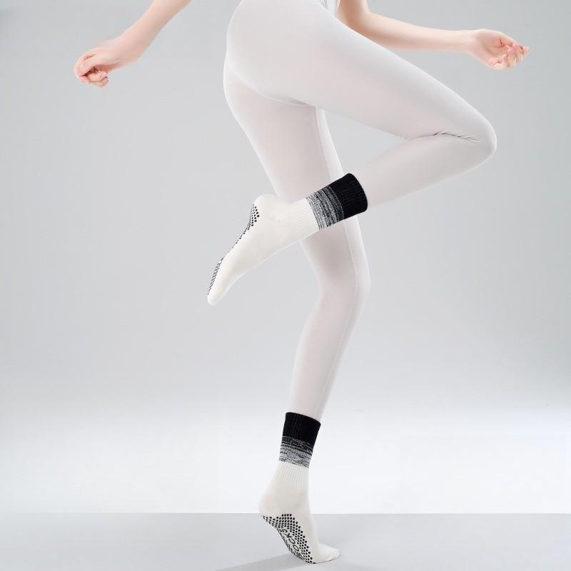 Tie Dye Yoga Socks for Spring and Autumn Anti Slip Professional Women's Midsole Sports Socks Adult Pilates Socks