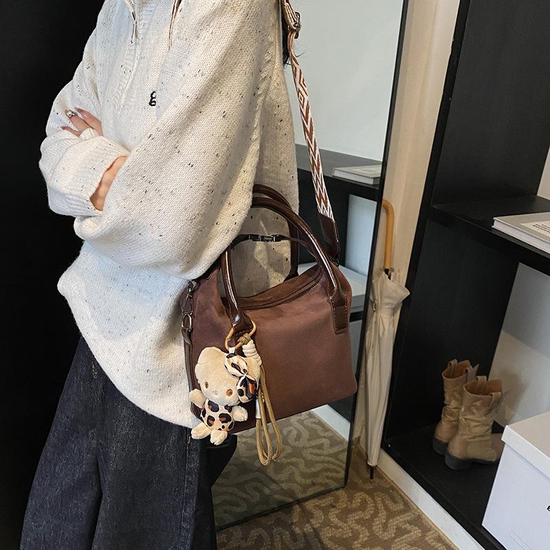 

Frosted texture bowling bag women s high-end niche design commuter versatile messenger bag 20.5*10*19