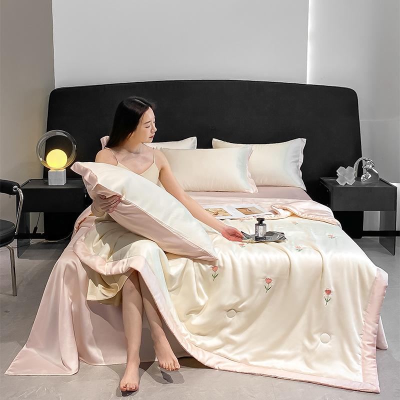 Mei Yun Ge Full Embroidery Series Water Washed Ice Silk Summer Quilt