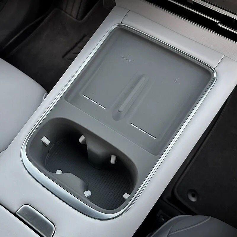 Für Xpeng G6 2026 2025 Kabelloses LadePad SilikonPad Becherhalter Eine Dekoration Automobil Nachrüst Zubehör Set gray