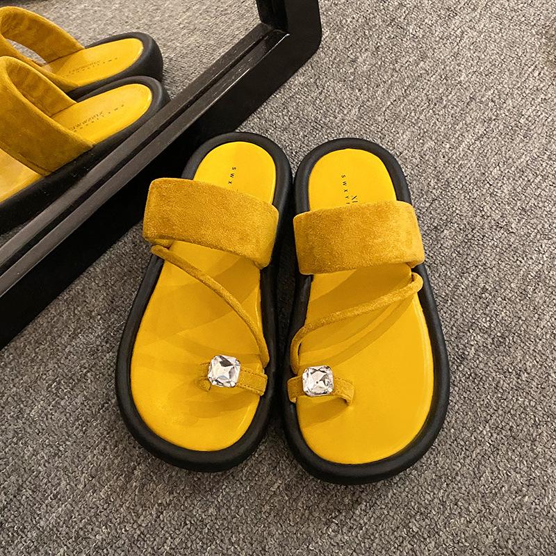 Zehentrenner-Hausschuhe mit Zehensteg für Damen-Oberbekleidung Sommer neue dicksohlige modische vielseitige coole Hausschuhe