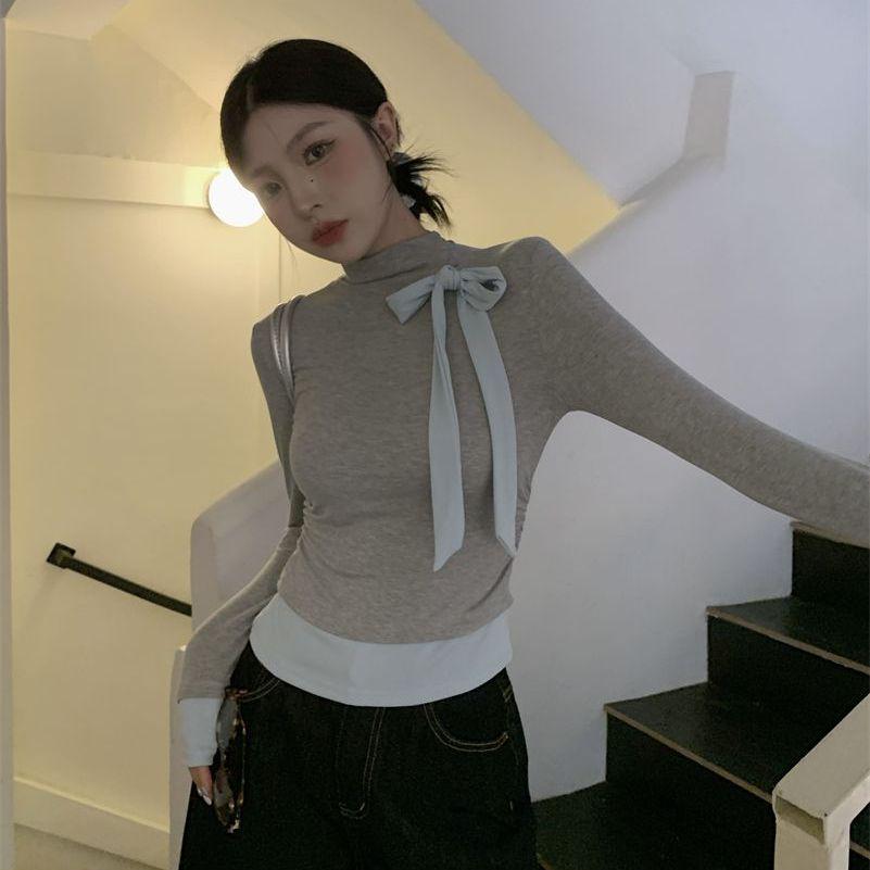 

Топ с полувысоким воротником и длинными рукавами, прилегающего силуэта, в стиле пэчворк с цветовыми блоками и галстуком-бабочкой для женщин - Коллекция Весна 2025. Extra Large серый