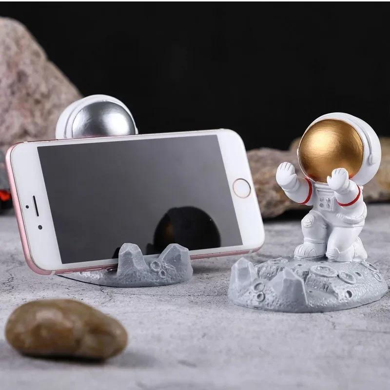 Astronaut Phone Stand, Astronaut's High Appearance Level, Ins Phone Stand Gift, Cute To Place On the Desk for Office Work