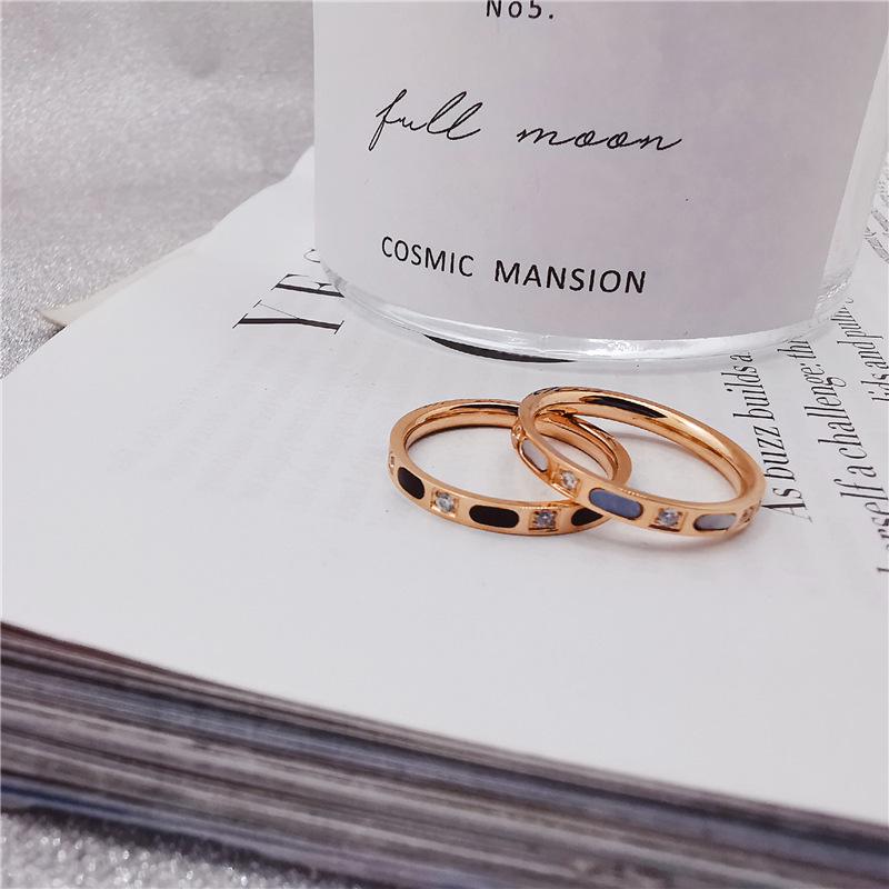 Korean Style Rose Gold Rhinestone Shell Tail Ring - Colorful Titanium Steel Finger Accessory for Women