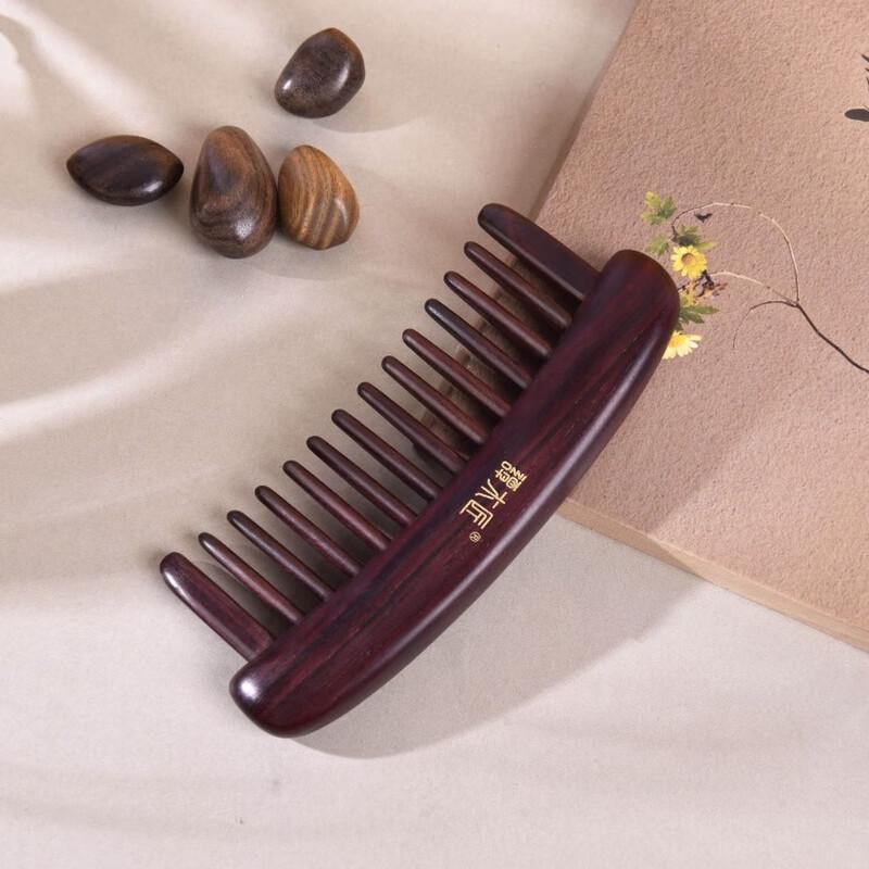 Tan Mujiang Walnut Comb Gift Set