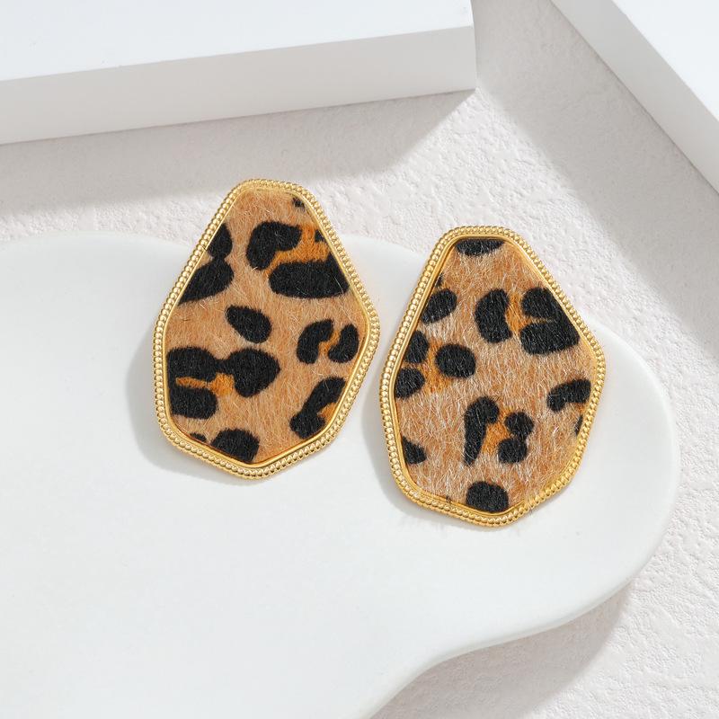 Retro Leopard Irregular Stud Earrings - High-End Autumn/Winter Design