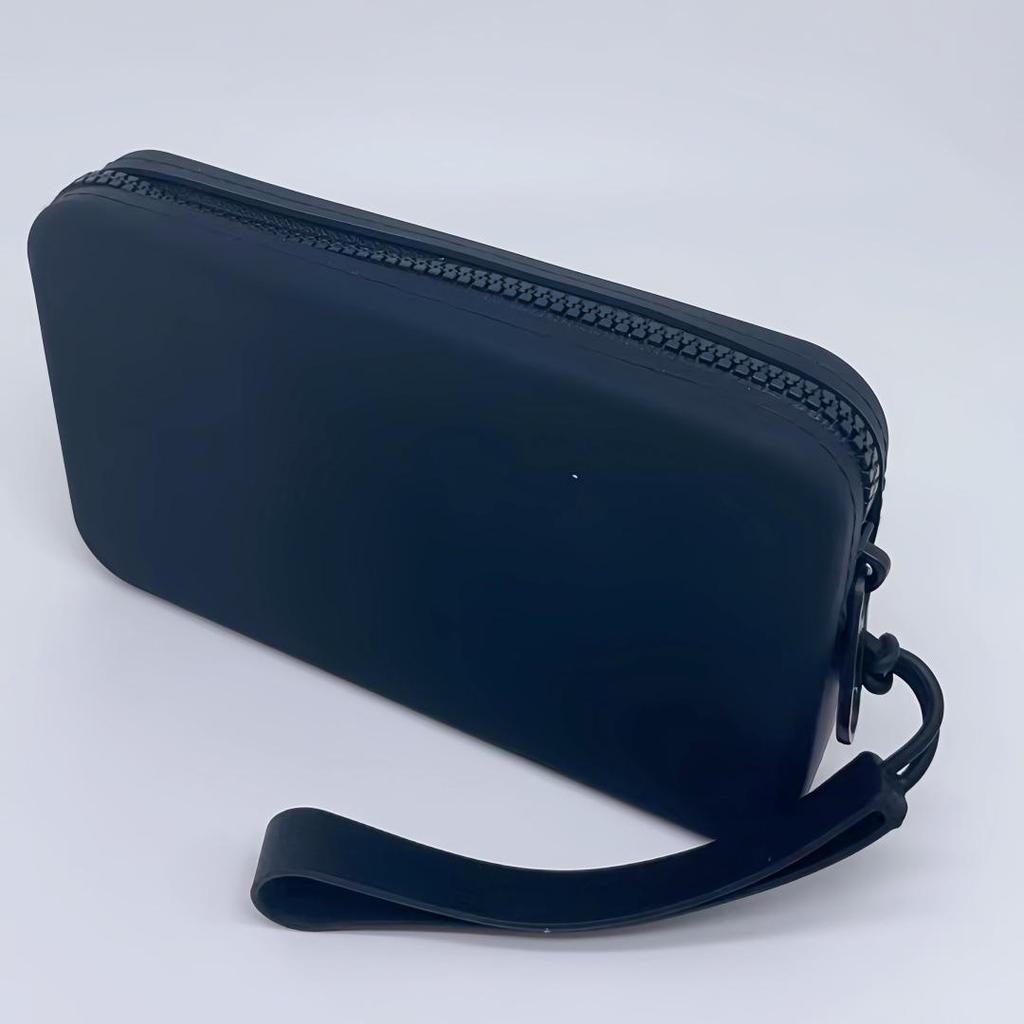 Silicone Zipper Bag: Compact Waterproof Cosmetic and Passport Pouch
