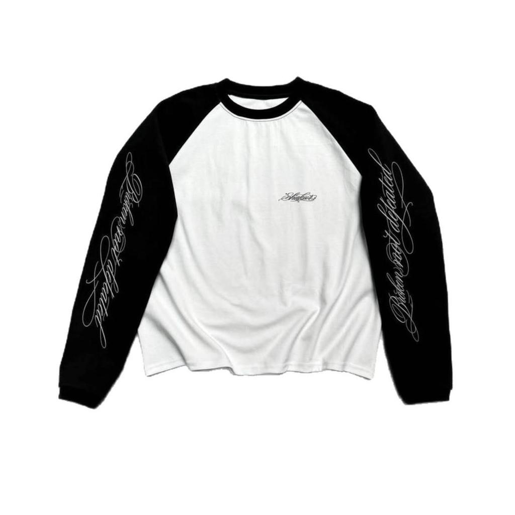 Minimalistické tričko Y2K stylu, volný střih, kulatý výstřih, dlouhý rukáv
