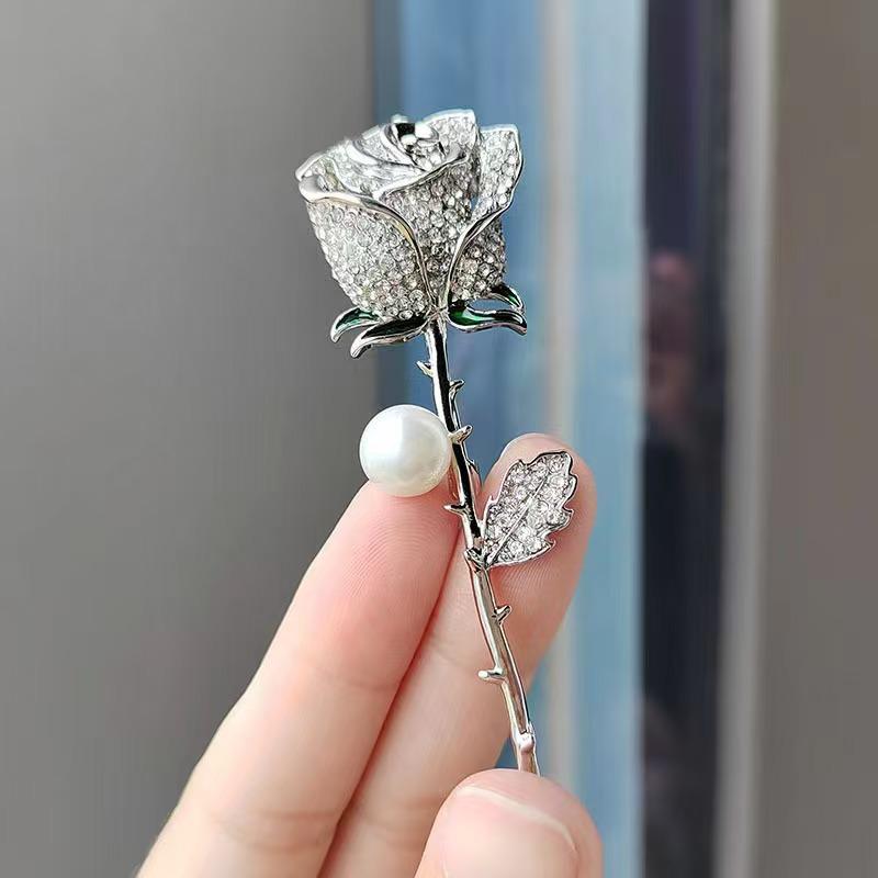 Luxury Festive Red Rose Sweater Brooch: Elegant Pin for Suits, Evening Dresses, and Corsages
