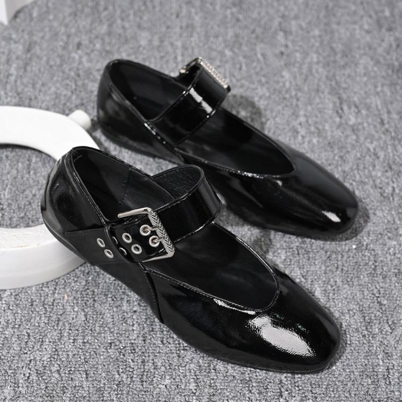Fashion Women Flat Shoes Fashion Versatile Pointed Toe  French Mary Jane Shoes Women New Summer Soft Sole Beanie Shoes