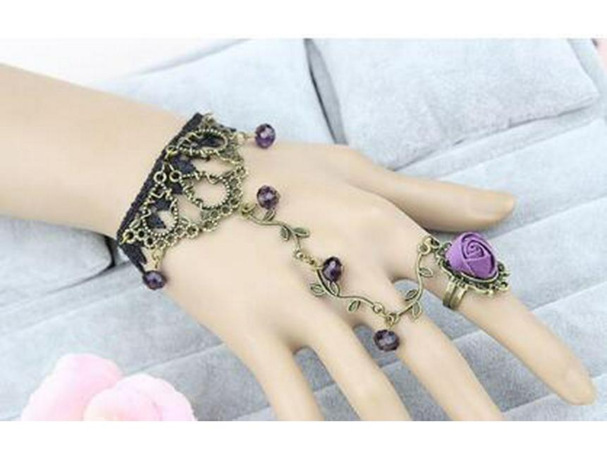 Bracelet Lolita Rétro en Dentelle et Cristal avec Chaîne de Bague