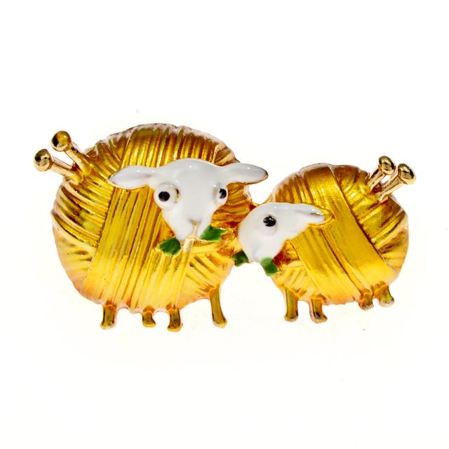 

Новые милые броши в виде овцы для женщин, дизайн животных, булавка, 2 цвета, ювелирные изделия в стиле оплетки, летние аксессуары