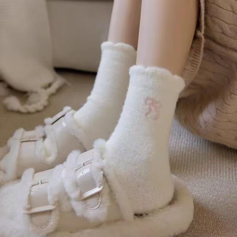 Chaussettes Blanches Brodées avec Nœud pour l'Automne et l'Hiver, Chaussettes Mi-mollet Épaisses et Chaudes en Polaire pour Filles, et Chaussettes d'Hiver pour la Maison Post-partum
