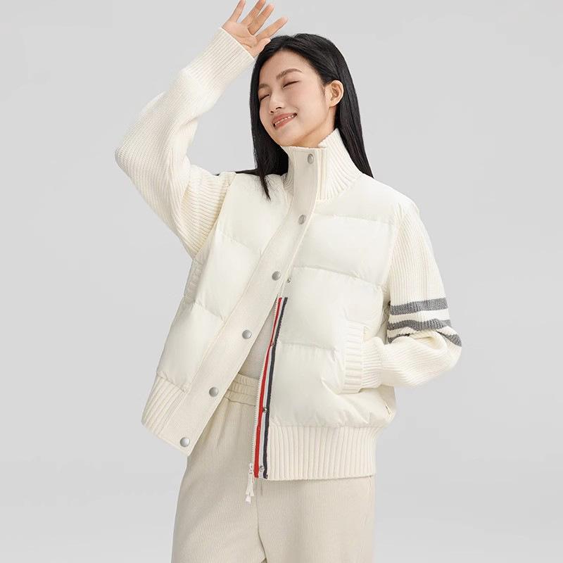 

Вязаная стеганая легкая и тонкая пуховая куртка женская 2025 зимняя модная контрастная цветная полосатая с воротником-стойкой повседневная куртка из пуха белой утки S белый