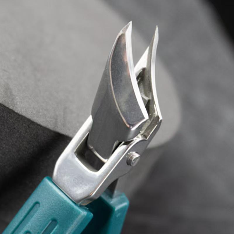 Specialized Cuticle Clippers with Angled Anti-Splash Tip for Tough Nails, Green Arrow Pattern Handle