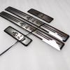 Battitacco per MG mg4 2022 Batticalcagno Acciaio Inossidabile Car Styling Modanatura Accessori Piastra Paracolpi Su Battitacchi