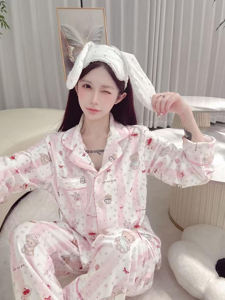 1011 new Korean cute pink bear pajamas women's autumn and winter new cartoon ins island velvet long-sleeved home