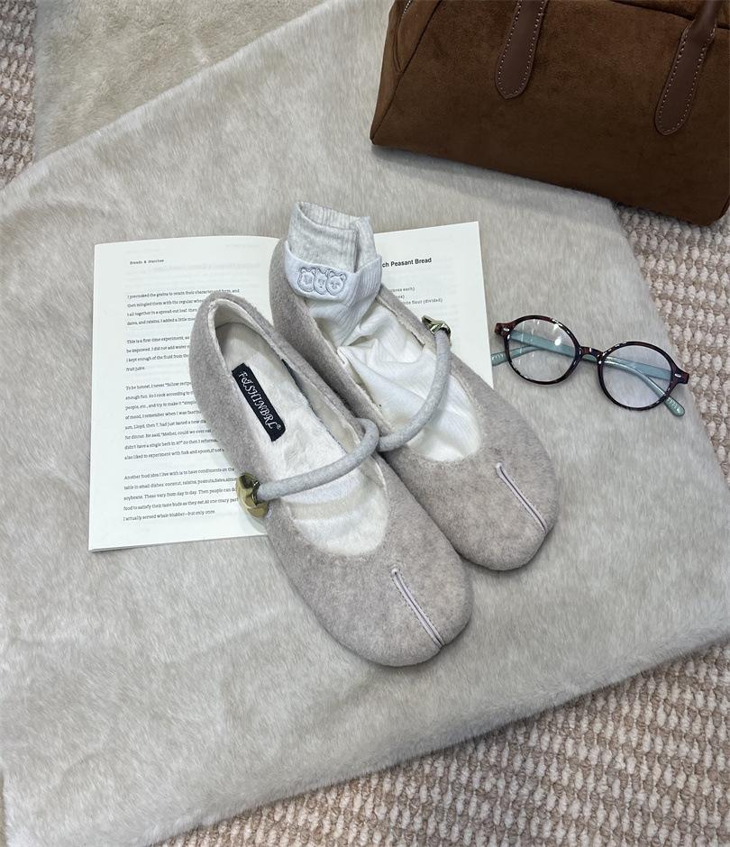 

Versatile not tired feet round head shallow mouth Mary Jane shoes women niche design sense inner height ballet evening single shoes women 39