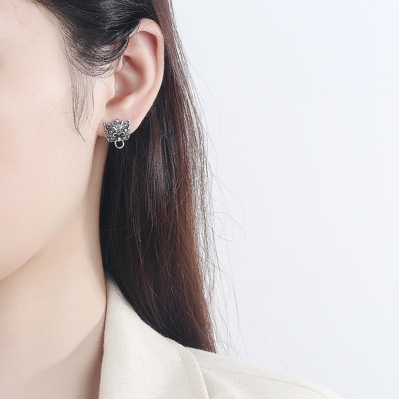 Retro Lion Dancing Door Ring Earrings Ethnic Style Personality Male And Female Divine Beast Kirin Unique Ear Jewelry
