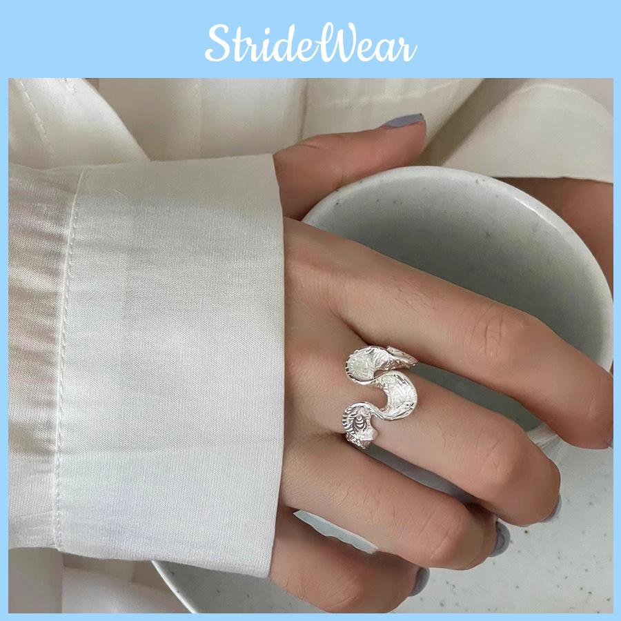 Chic Copper Twisted Wave Finger Ring With Unique Geometric Design For Women