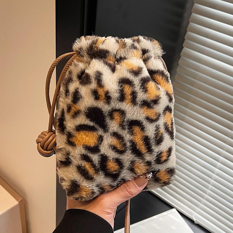 Air-packed Fashion Shoulder Bag Casual Versatile Women's Bag
