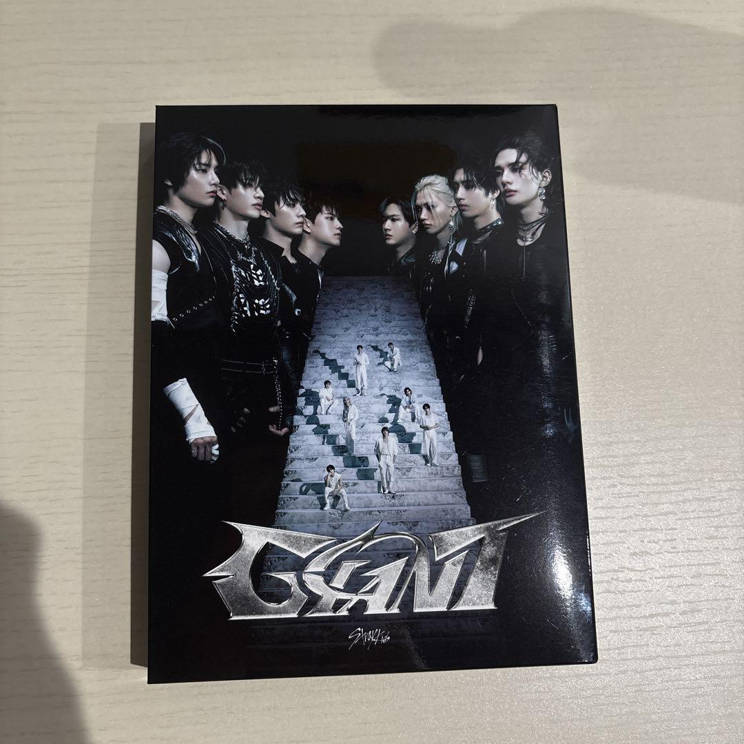 

[USED] straykids GIANT CD etc.