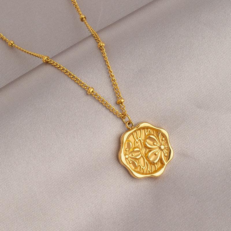 Gold Titanium Steel Clavicle Necklace For Women Light Luxury Versatile Fashion Jewelry