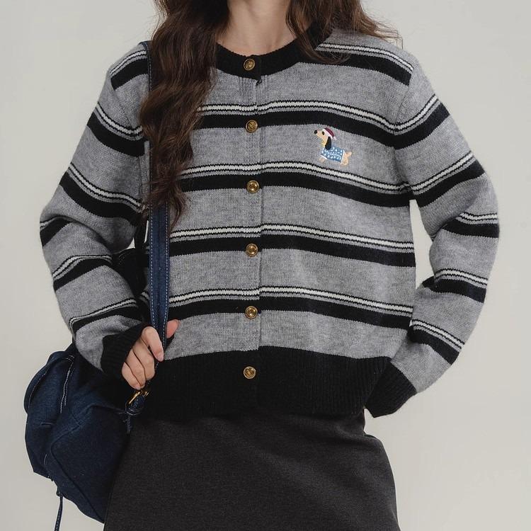 

осень зима контрастные цвета свитер женский винтажный с круглым вырезом повседневный свободный полосатый вязаный кардиган женский вышивка ленивое пальто One Size