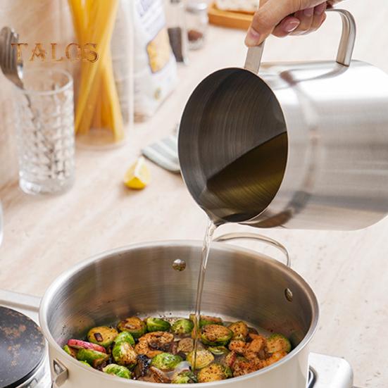 Stainless Steel Oil Filter Pot with Spout Handle Large Capacity Versatile Oil Filter Vessel Food-Grade Multi-Functional Fryer Tank for Kitchen Camping