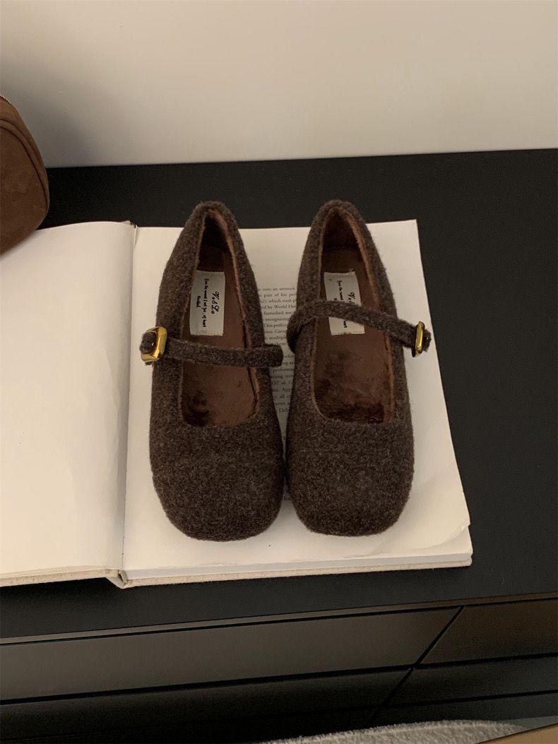 

Милі вечірні туфлі Doudou жіночі 2025 нова осіння та зимова темпераментна фея для повсякденного носіння з пряжкою на один ремінець, м якою підошвою та неглибоким вирізом 40 темно-коричневого кольору