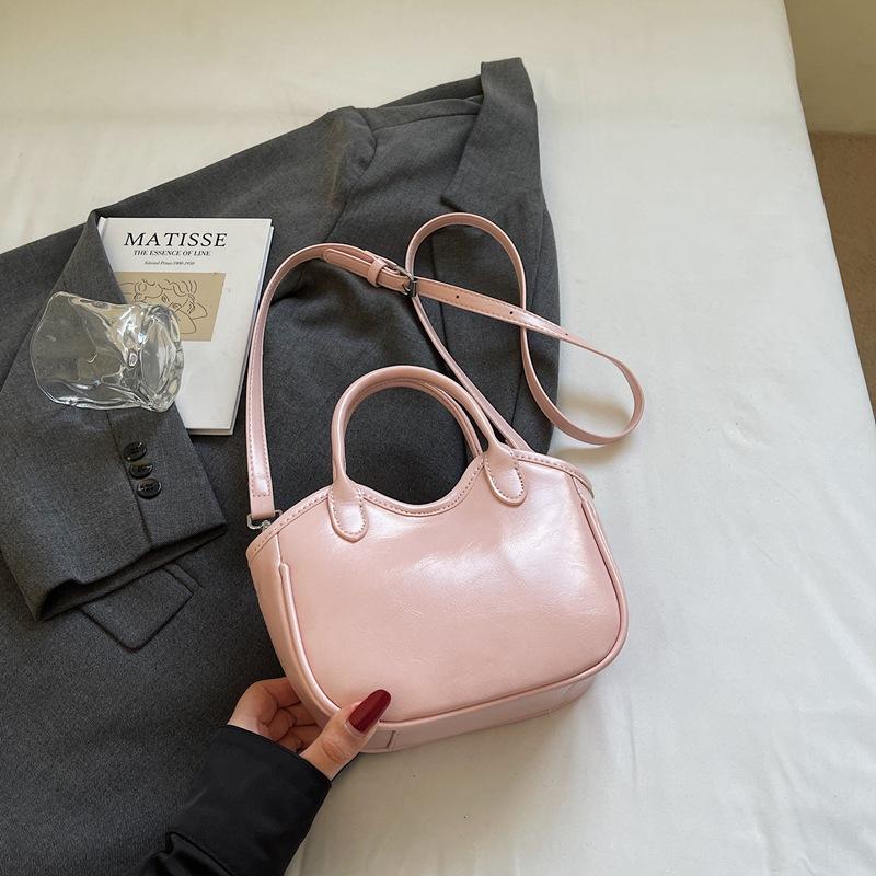 Large-capacity Bag Women's Spring and Summer Versatile 2025 New Retro Casual Shoulder Messenger Bag Simple Commuter Tote Bag