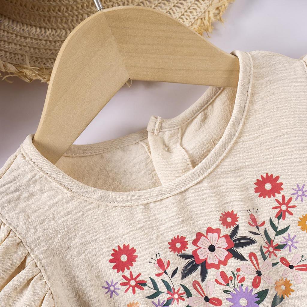 Trendiges Sommerkleid für Mädchen mit Volants und Print
