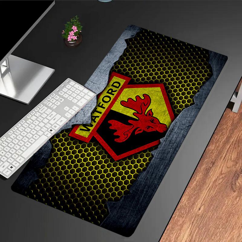 Watford Crest Design Mouse Pad, Rubber Base, Mouse Pad for Gamers and Office Use, Gaming Desk , Easy To Clean Mat Christmas Fan Gifts